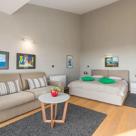 In With Heated Swimming Pool Holiday home *