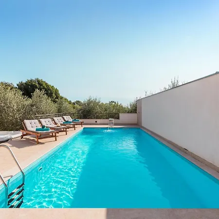 In With Heated Swimming Pool *